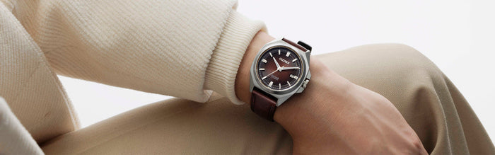 Smart Watches vs. Traditional Watches: The Future of Wristwear